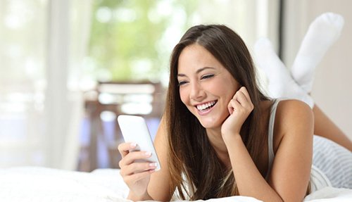 Cách làm người yêu vui mỗi ngày qua tin nhắn